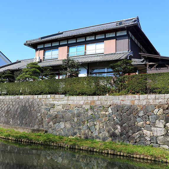 Case01 地元の不動産業者に断られた再建築不可物件が2,100万円に！